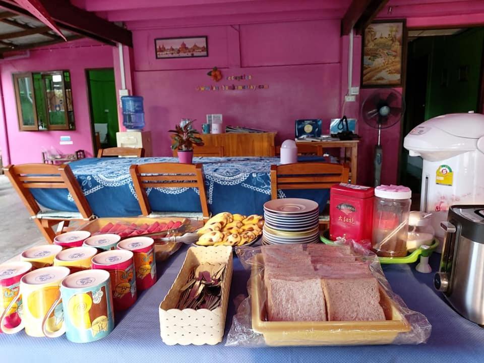 Baan Bua Homestay Chiang Rai Buitenkant foto
